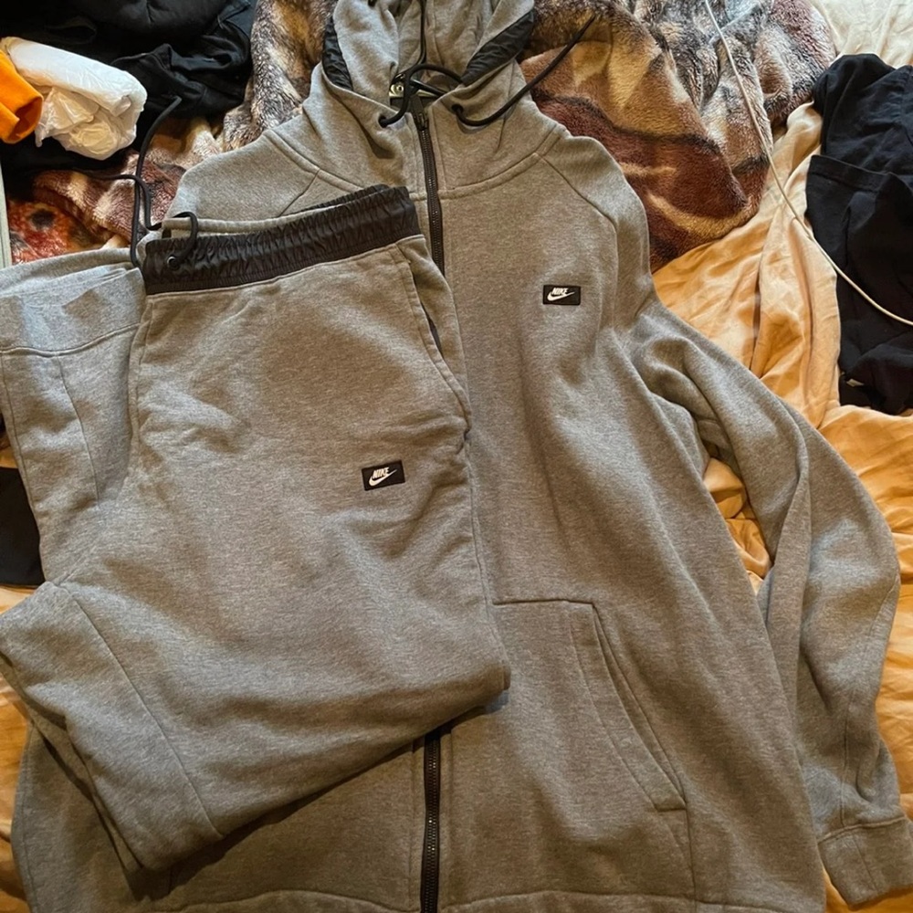 Nike sweatsuit